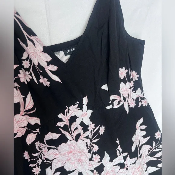Torrid Black and Pink Floral Maxi Dress NWT size 12(0) - Picture 7 of 8